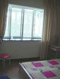 2014年房东刚出租时房屋整洁干净。 租客交的房租去哪儿了?疫情下中介公司玩起租赁套路