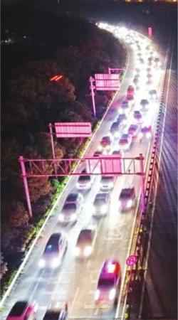 今起持绿码量体温可出武汉