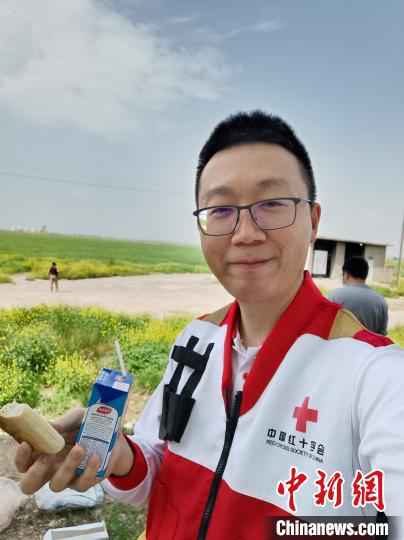 徐永昊。中新社发 韩文青 供图 广东医生伊拉克战疫记:防弹车一路飞驰不敢停歇